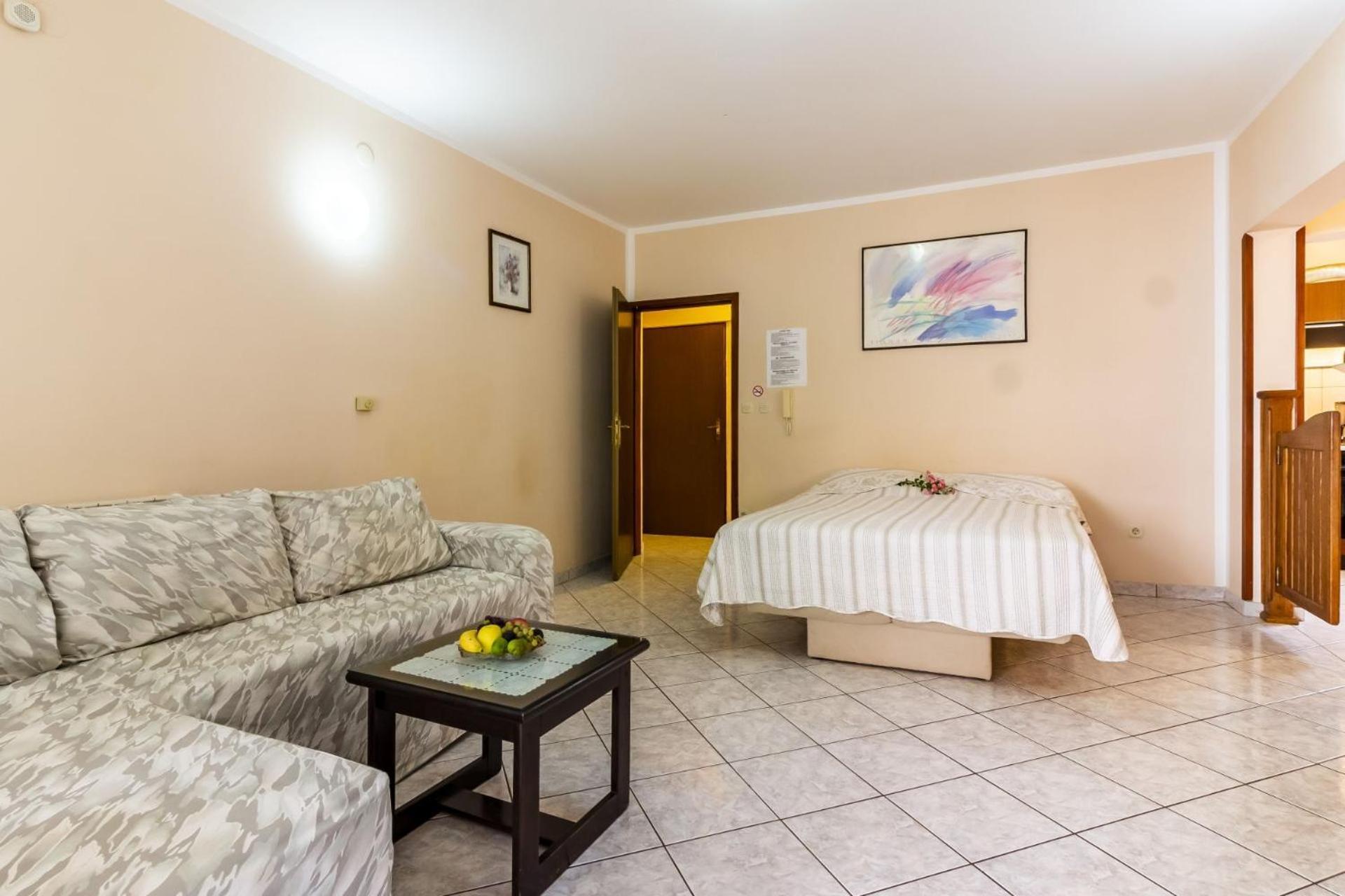 Apartments Mir Fazana Bagian luar foto
